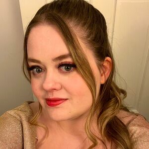 Meet your Posher, Lena